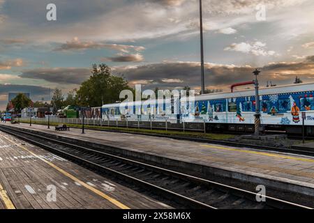 Sortavala, Carelia, Russia - 8 luglio 2023: Stazione ferroviaria di Sortavala (Serdobol). Repubblica di Carelia. Russia Foto Stock