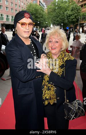 Julian F. M. Stoeckel und Stefanie Simon bei der Verleihung des 30. B.Z. Kulturpreises 2024 m Theater am Potsdamer Platz. Berlino, 07.05.2024 Foto Stock