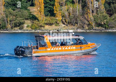 Queenstown Water taxi sul lago Whakatipu, Queenstown, Otago, South Island, nuova Zelanda Foto Stock