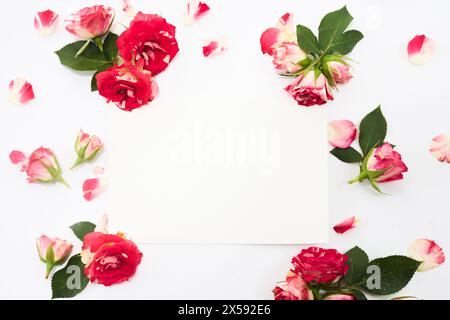 Romantica cornice floreale con spazio vuoto Foto Stock