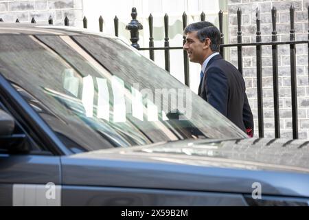 Londra, Regno Unito. 8 maggio 2024. Rishi Sunak, primo ministro, lascia Downing Street al numero 10 per le domande dei primi ministri. Londra Regno Unito crediti: Ian Davidson/Alamy Live News Foto Stock