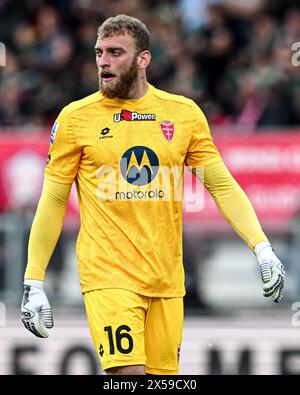 Monza, Italia. 4 maggio 2024. Portiere Michele di Gregorio (16 AC Monza) durante la partita di serie A tra AC Monza e SS Lazio allo stadio U-Power di Monza, Italia calcio (Cristiano Mazzi/SPP) crediti: SPP Sport Press Photo. /Alamy Live News Foto Stock