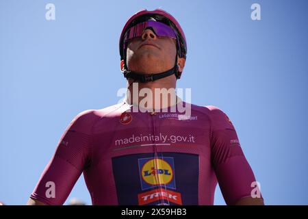 Novara, Italia. 8 maggio 2024. Lucca, Italia, 8 maggio 2024. Milan Jonathan (Team Lidl - Treck) prima della 5 ^ tappa del giro d'Italia, giro di corsa ciclistica in Italia, da Genova a Lucca, Italia mercoledì 8 maggio 2024. Sport - ciclismo . (Foto di Marco Alpozzi/Lapresse) credito: LaPresse/Alamy Live News Foto Stock