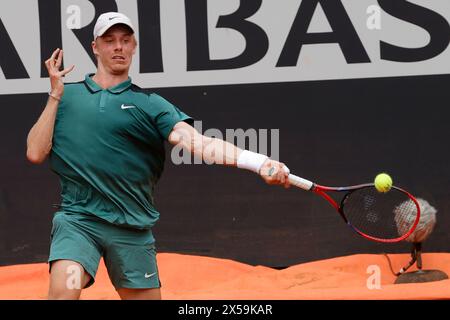 Roma, Lazio, Italia. 8 maggio 2024. Denis Shapovalov (CAN) sta giocando durante la partita del primo turno Luciano Darderi (ITA) contro il terzo giorno degli internazionali BNL D'Italia 2024 al foro Italico l'8 maggio 2024 a Roma. (Credit Image: © Ciro De Luca/ZUMA Press Wire) SOLO PER USO EDITORIALE! Non per USO commerciale! Foto Stock