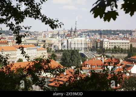 Praga come visto dal palazzo Wallenstein giardini, Mala Strana, Praga, Repubblica Ceca Foto Stock