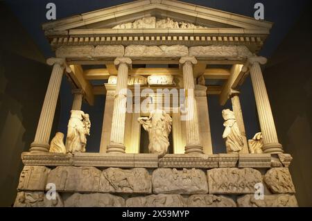 Statua da la nereide monumento, Lykian, il British Museum di Londra. In Inghilterra. Regno Unito. Foto Stock