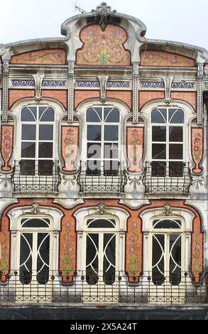 Con piastrelle di ceramica in facciata in Humberto Delgado Square, Aveiro. Beira Litoral, Portogallo Foto Stock