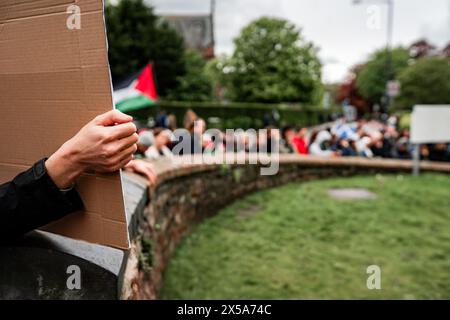 Accampamento studentesco presso l'Università di Bristol (Regno Unito) per protesta contro i presunti legami commerciali dell'università con Israele e con le compagnie di armamento. Foto Stock