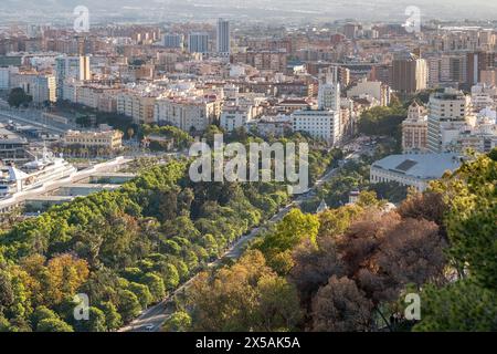 Vista aerea del centro e del porto di Malaga, Spagna Foto Stock