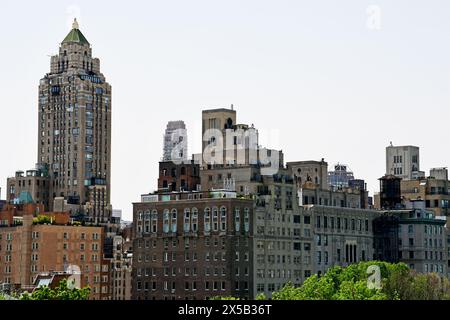 Vista dal Roof of Metropolitan Museum of Art, New York City, USA con il Carlyle Hotel sulla sinistra Foto Stock