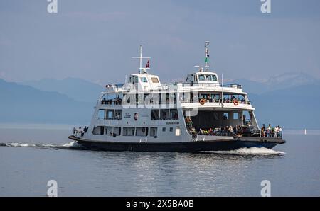 Autofähre Romanshorn die Autofähre Romanshorn kommt aus Friedrichshafen und steuert den Hafen Romanshorn AN. Romanshorn, Schweiz, 21.05.2023 *** Romanshorn il traghetto Romanshorn arriva da Friedrichshafen e si dirige verso il porto di Romanshorn Romanshorn, Svizzera, 21 05 2023 Foto Stock