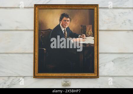 Ritratto di Bill Clinton governatore dell'Arkansas e presidente degli Stati Uniti nel Campidoglio dell'Arkansas a Little Rock, Arkansas, USA. Foto Stock