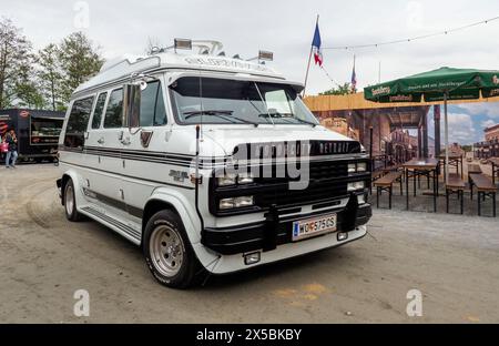 Chevrolet Chevy VAN G20, 1975. La Chevrolet Van e la GMC G sono veicoli commerciali leggeri prodotti dalla General Motors, dal 1964 al 19 Foto Stock