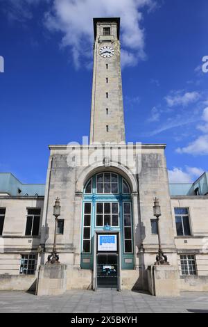 Esterno del SeaCity Museum di Southampton, che include la storia del Titanic e che ha aperto il 10 aprile 2012, per celebrare il centenario del RMS Titanic. Foto Stock