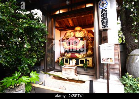 Hiroshima Japan Streets Street People Place holly Sight arte arte storia antichi santuari immagini del tempo locale placche estive dio Foto Stock