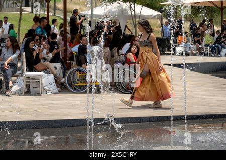 Le modelle con disabilità partecipano a una sfilata di moda a città del Messico, Messico Foto Stock