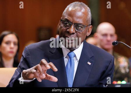 (240508) -- WASHINGTON, 8 maggio 2024 (Xinhua) -- il segretario alla difesa degli Stati Uniti Lloyd Austin testimonia dinanzi alla sottocommissione per la difesa del Senato a Washington, DC, negli Stati Uniti, l'8 maggio 2024. Gli Stati Uniti hanno trattenuto una spedizione di aiuti alle armi a breve termine a Israele a causa delle "serie preoccupazioni” che un'imminente operazione militare su larga scala delle forze israeliane a Rafah causerebbe perdite significative di vite civili, ha dichiarato mercoledì il Dipartimento di Stato. Mercoledì scorso, il segretario alla difesa degli Stati Uniti Lloyd Austin ha detto ai senatori di Capitol Hill mentre testimoniava al Pentag Foto Stock