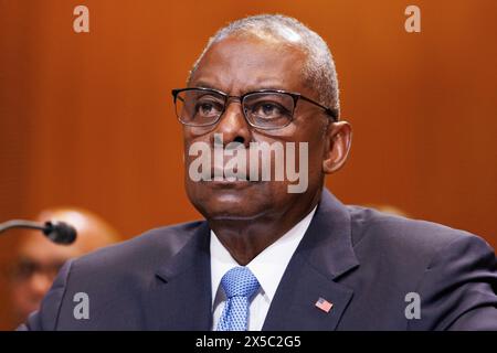 (240508) -- WASHINGTON, 8 maggio 2024 (Xinhua) -- il segretario alla difesa degli Stati Uniti Lloyd Austin testimonia dinanzi alla sottocommissione per la difesa del Senato a Washington, DC, negli Stati Uniti, l'8 maggio 2024. Gli Stati Uniti hanno trattenuto una spedizione di aiuti alle armi a breve termine a Israele a causa delle "serie preoccupazioni” che un'imminente operazione militare su larga scala delle forze israeliane a Rafah causerebbe perdite significative di vite civili, ha dichiarato mercoledì il Dipartimento di Stato. Mercoledì scorso, il segretario alla difesa degli Stati Uniti Lloyd Austin ha detto ai senatori di Capitol Hill mentre testimoniava al Pentag Foto Stock