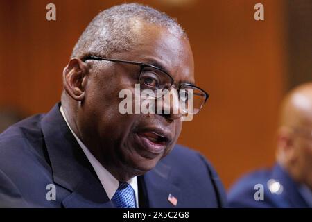 (240508) -- WASHINGTON, 8 maggio 2024 (Xinhua) -- il segretario alla difesa degli Stati Uniti Lloyd Austin testimonia dinanzi alla sottocommissione per la difesa del Senato a Washington, DC, negli Stati Uniti, l'8 maggio 2024. Gli Stati Uniti hanno trattenuto una spedizione di aiuti alle armi a breve termine a Israele a causa delle "serie preoccupazioni” che un'imminente operazione militare su larga scala delle forze israeliane a Rafah causerebbe perdite significative di vite civili, ha dichiarato mercoledì il Dipartimento di Stato. Mercoledì scorso, il segretario alla difesa degli Stati Uniti Lloyd Austin ha detto ai senatori di Capitol Hill mentre testimoniava al Pentag Foto Stock