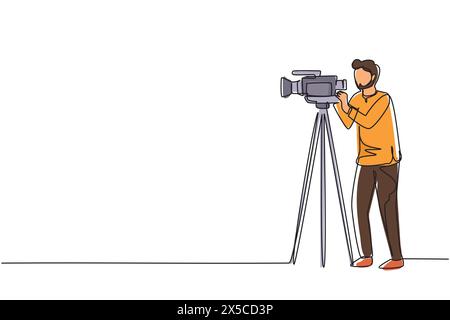 Linea singola continua che disegna cameraman arabo, operatore, operatore video in piedi con la fotocamera. Ripresa di film, trasmissione di notizie o tv Illustrazione Vettoriale