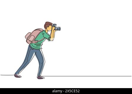 Giornalista o reporter con disegno su una sola linea con zaino che fa foto. Fotografi di paparazzi che scattano foto con fotocamere digitali dslr. Conti Illustrazione Vettoriale