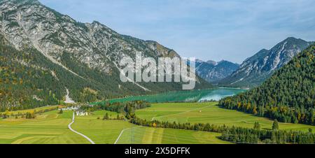 La regione intorno al comune tirolese di Heiterwang nella valle di Zwischentoren dall'alto Foto Stock