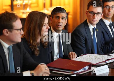 Il primo ministro Rishi Sunak presiede un incontro con i vice cancellieri di alcune delle principali università del paese e rappresentanti dell'Unione degli studenti ebrei a Downing Street, Londra, per discutere gli sforzi per affrontare l'antisemitismo nel campus e proteggere gli studenti ebrei. Data foto: Giovedì 9 maggio 2024. Foto Stock