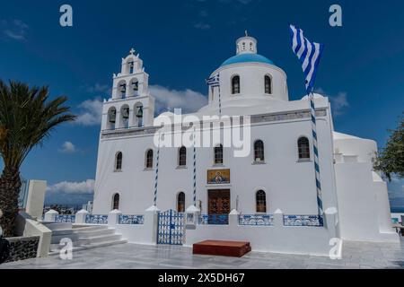 Santorini, Grecia, 5 maggio 2024. Oia, Chiesa di Panagia Akathistos Inno Foto Stock