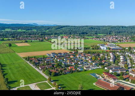 Vista aerea di Feldkirchen-Westerham vicino a Rosenheim nella valle di Mangfall Foto Stock