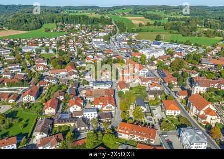 Vista aerea di Feldkirchen-Westerham vicino a Rosenheim nella valle di Mangfall Foto Stock