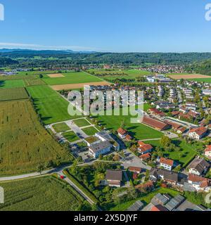 Vista aerea di Feldkirchen-Westerham vicino a Rosenheim nella valle di Mangfall Foto Stock