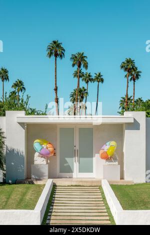 Porta di una moderna casa di architettura della metà del secolo a Palm Springs, California Foto Stock