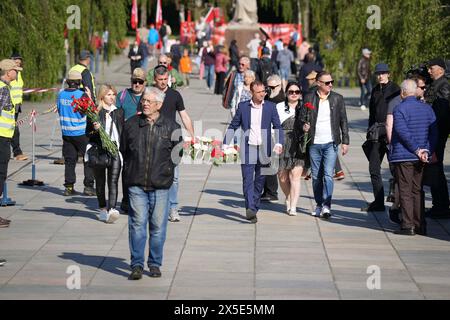 2024-05-09, Berlino, das Sowjetische Ehrenmal a Treptow. Gedenken an das Ende des 2. Weltkrieg vor 79 Jahren. *** 2024 05 09,Berlino,il memoriale sovietico a Treptow che commemora la fine della seconda guerra mondiale 79 anni fa Foto Stock