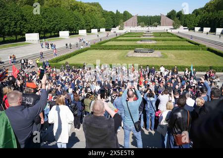 2024-05-09, Berlino, das Sowjetische Ehrenmal a Treptow. Gedenken an das Ende des 2. Weltkrieg vor 79 Jahren. *** 2024 05 09,Berlino,il memoriale sovietico a Treptow che commemora la fine della seconda guerra mondiale 79 anni fa Foto Stock