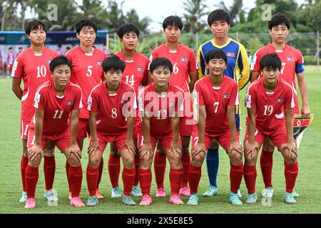 Bali, Indonesia. 9 maggio 2024. I giocatori di partenza della Repubblica Popolare Democratica di Corea (DPRK) posano per una foto davanti alla partita del gruppo A della Coppa Asiatica femminile AFC U-17 2024 tra le Filippine e la Repubblica Popolare Democratica di Corea (DPRK) al Bali United Training Center a Bali, Indonesia, 9 maggio 2024. Crediti: Agung Kuncahya B./Xinhua/Alamy Live News Foto Stock