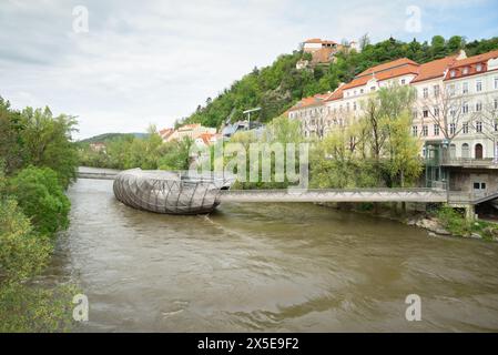 Graz, Austria - Isola nel fiume Mur (Murinsel) di Vito Acconci Foto Stock