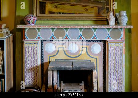 Charleston Farnhouse, sede degli artisti Virginia Woolf e Duncan Grant. Ottima giornata nell'East Sussex Foto Stock