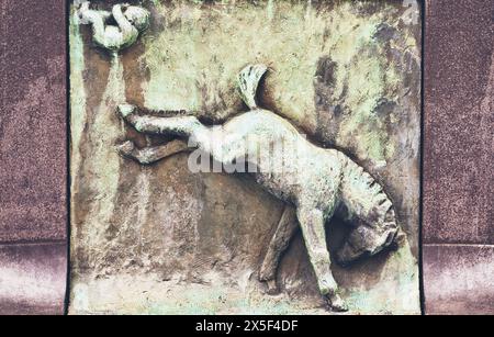 Cerchio della vita in bronzo dello scultore norvegese Gustav Vigeland, baby and Horse, la fontana, il parco Frogner, il parco Vigeland, Oslo, Norvegia Foto Stock