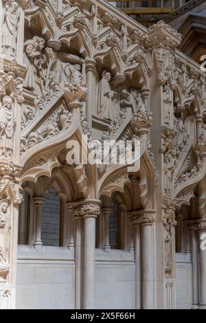 TRURO, CORNOVAGLIA, REGNO UNITO, 6 MAGGIO. Vista interna della cattedrale di Truro, Cornovaglia, il 6 maggio 2024. Foto Stock