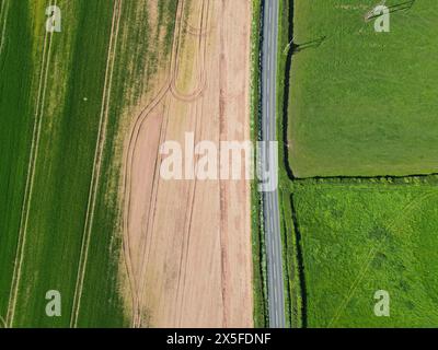 Vista aerea delle colture agricole danneggiate dall'acqua nell'Herefordshire UK - questo campo è stato sott'acqua per gran parte dell'inverno (2023) e della primavera (2024) Foto Stock