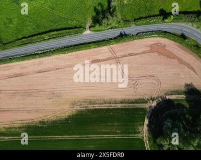 Vista aerea delle colture agricole danneggiate dall'acqua nell'Herefordshire UK - questo campo è stato sott'acqua per gran parte dell'inverno (2023) e della primavera (2024) Foto Stock