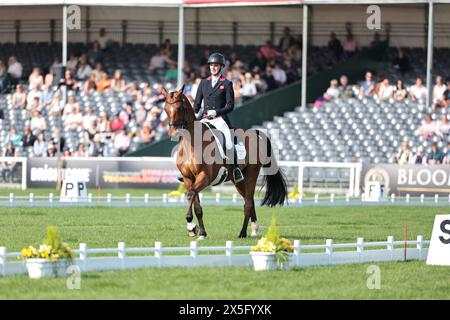 Tom Jackson della Gran Bretagna con Farndon durante il dressage test al Badminton Horse Trials il 9 maggio 2024, Badminton Estate, Regno Unito (foto di Maxime David - MXIMD Pictures) Foto Stock