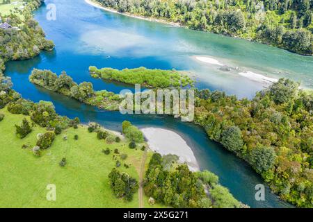 Vista aerea del fiume Rio Palena tra la Junta e Raul Marin Balmaceda, Patagonia, Cile Foto Stock