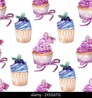 Motivo acquerello senza cuciture con cupcake. Illustrazione del design disegnato a mano. Foto Stock