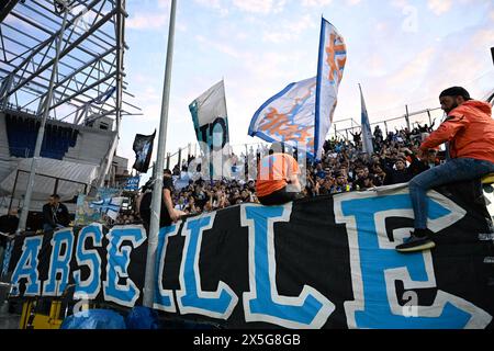 Bergamo, Italia. 9 maggio 2024. Tifosi dell'Olympique Marsiglia durante la semifinale di UEFA Europa League contro l'Atalanta BC e l'Olympique Marsiglia il 9 maggio 2024 allo stadio Gewiss di Bergamo. Credito: Tiziano Ballabio credito: Agenzia fotografica indipendente/Alamy Live News Foto Stock