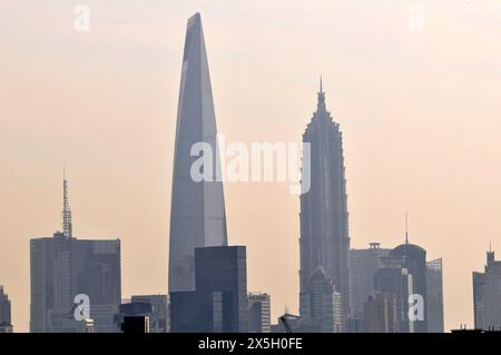 Una vista dello Shanghai World Financial Center e della torre Jinmao a Shanghai, Cina. Foto Stock