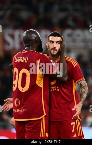 Romelu Lukaku e Lorenzo Pellegrini della AS Roma durante la partita di serie A tra AS Roma e Juventus FC allo Stadio Olimpico Roma Italia il 5 maggio 2024. Foto Stock