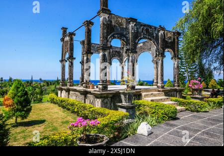 L'Ujung Water Palace è un ex palazzo della Reggenza di Karangasem, Bali. Foto Stock