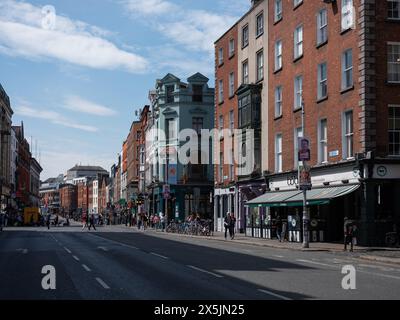 Una vista di Dame Street nel centro di Dublino, Irlanda. Foto Stock