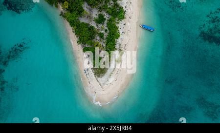 Aerea dell'isola di Kepayang, isola di Belitung al largo della costa di Sumatra, Indonesia, Sud-est asiatico, Asia Copyright: MichaelxRunkel 1184-10844 Foto Stock